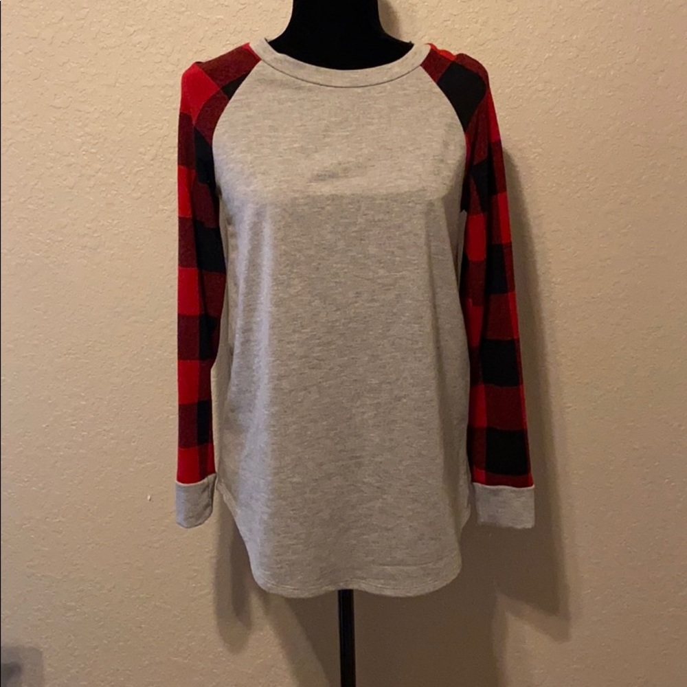 Plaid sleeved shirt